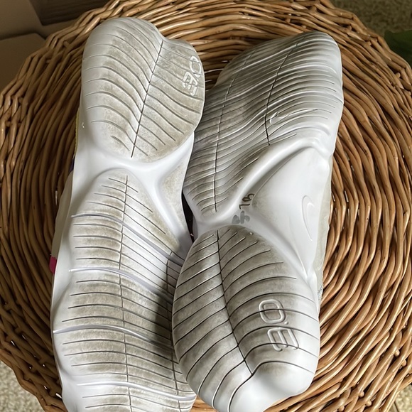 Nike free 3.0 platinum flyknit lightweight running/training sneakers - Picture 6 of 10